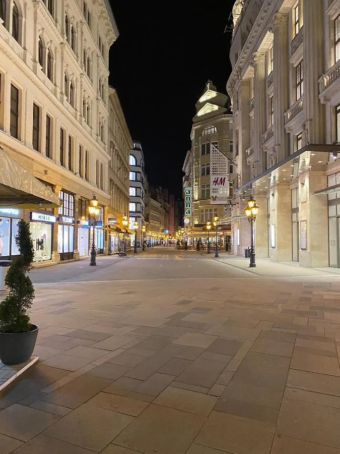 Fashion Street Premier Apartment 부다페스트 0*,  헝가리